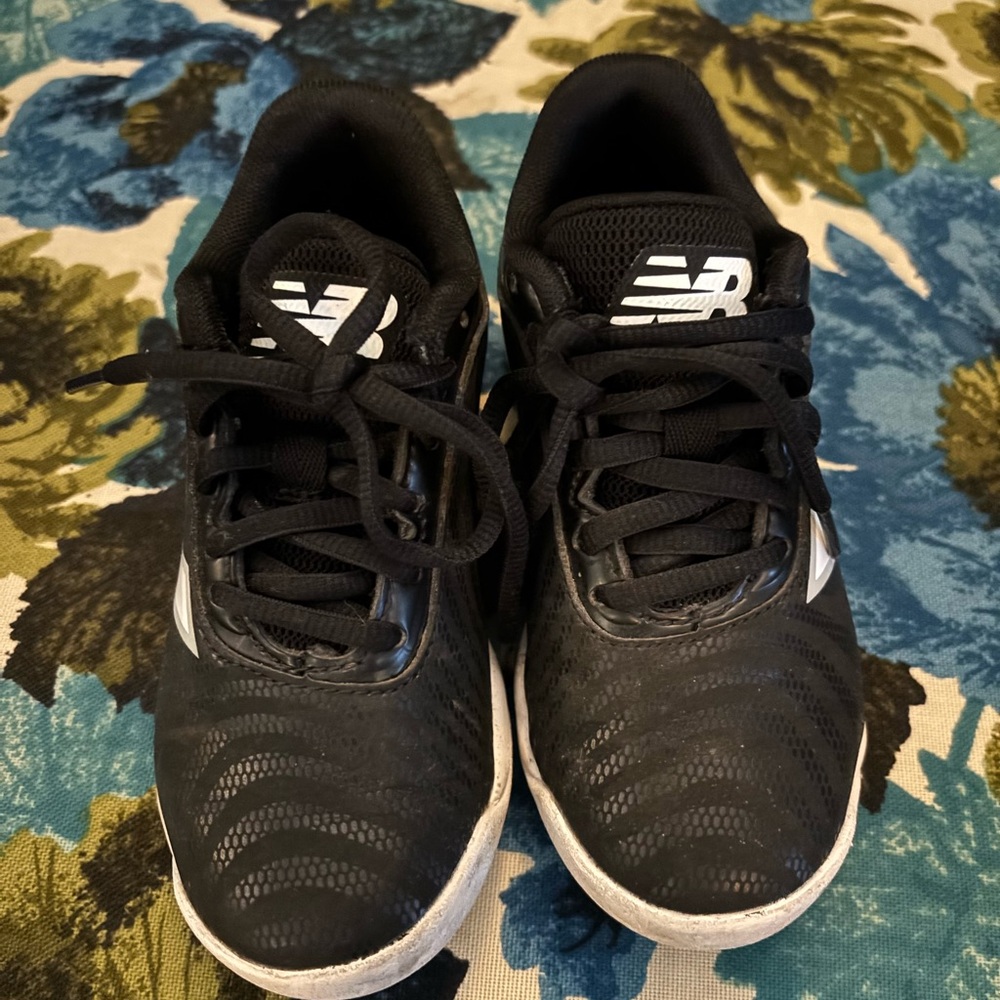 New Balance Kids Black and White Baseball Cleats